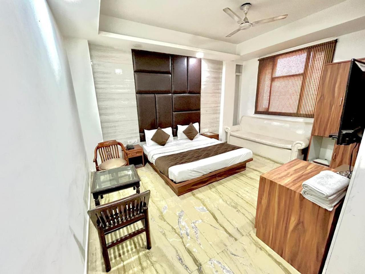 Hotel Spb 87 Near Karol Bagh Metro Station Delhi Dış mekan fotoğraf