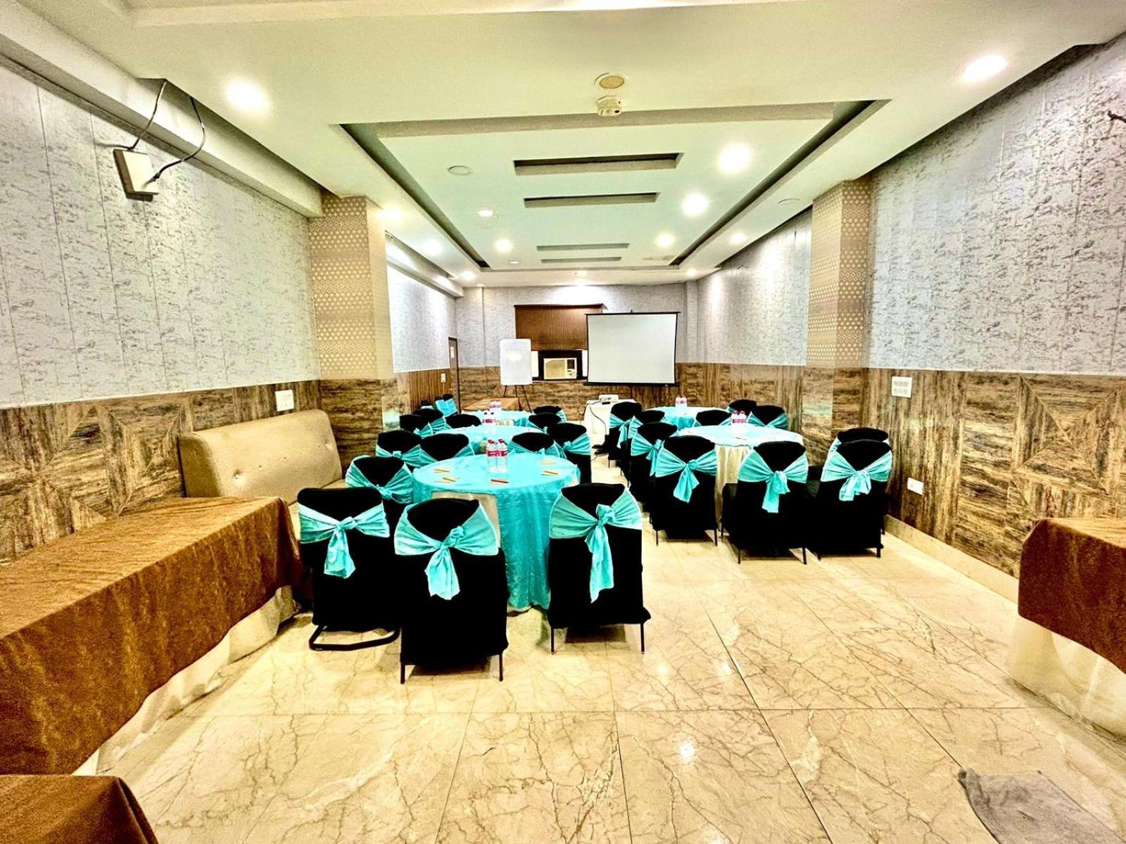 Hotel Spb 87 Near Karol Bagh Metro Station Delhi Dış mekan fotoğraf