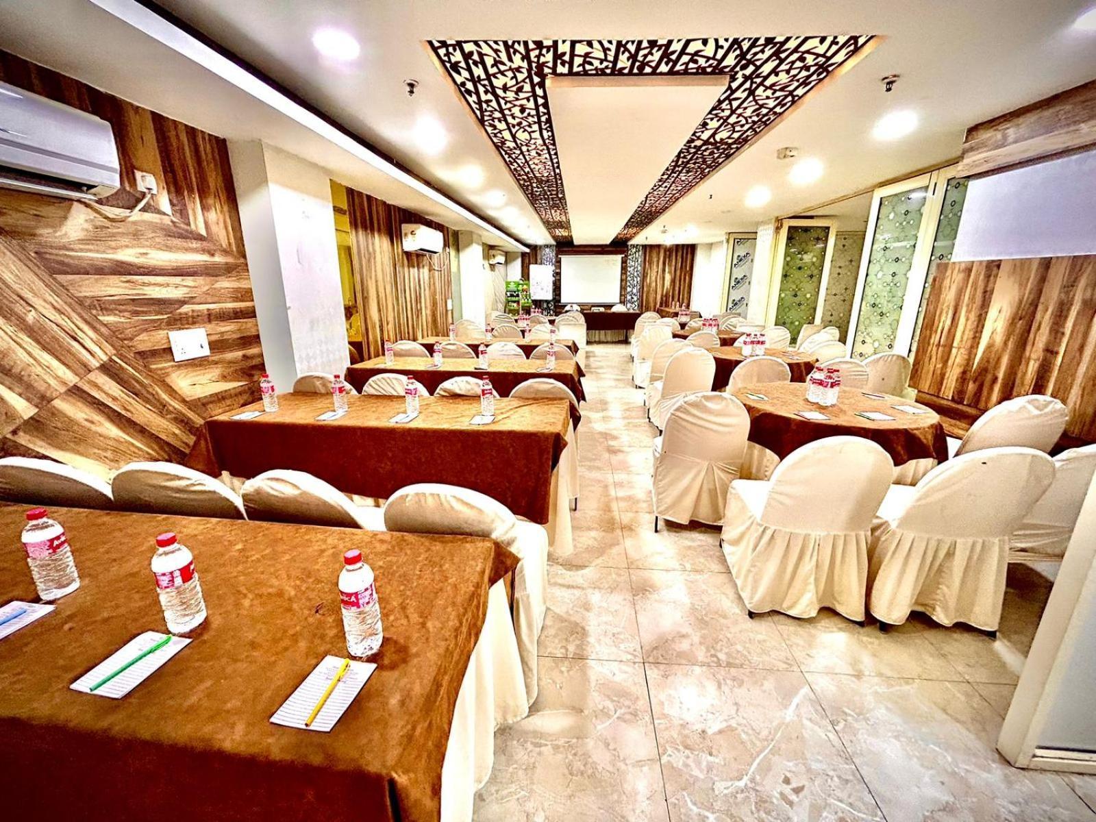 Hotel Spb 87 Near Karol Bagh Metro Station Delhi Dış mekan fotoğraf