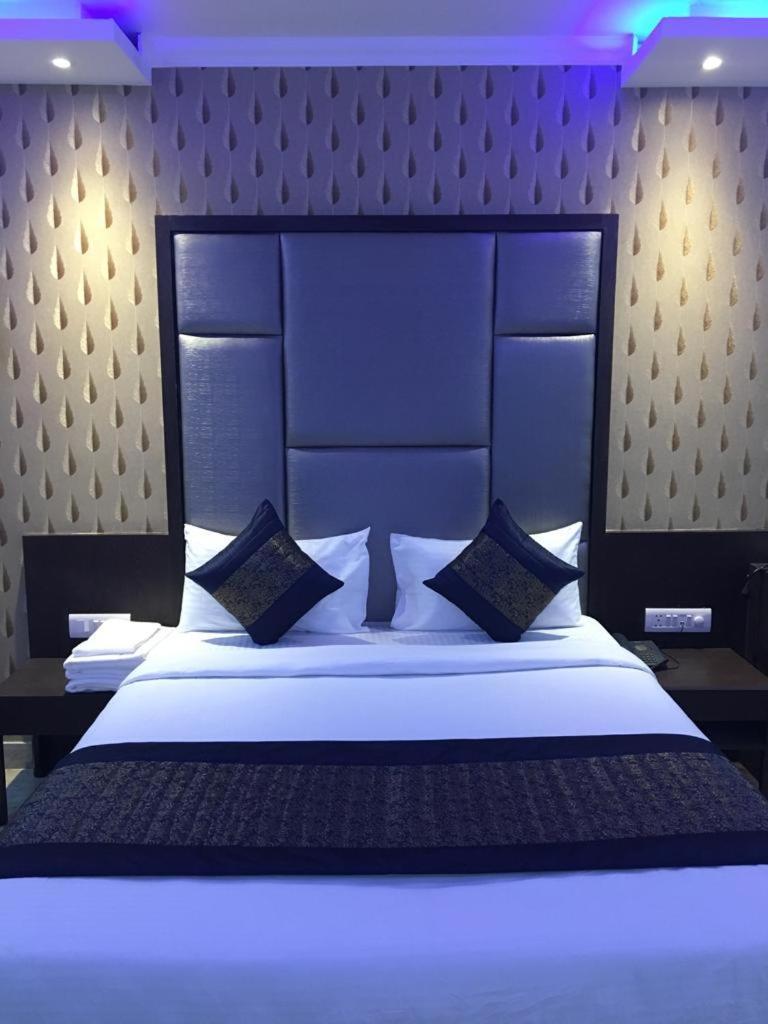 Hotel Spb 87 Near Karol Bagh Metro Station Delhi Dış mekan fotoğraf