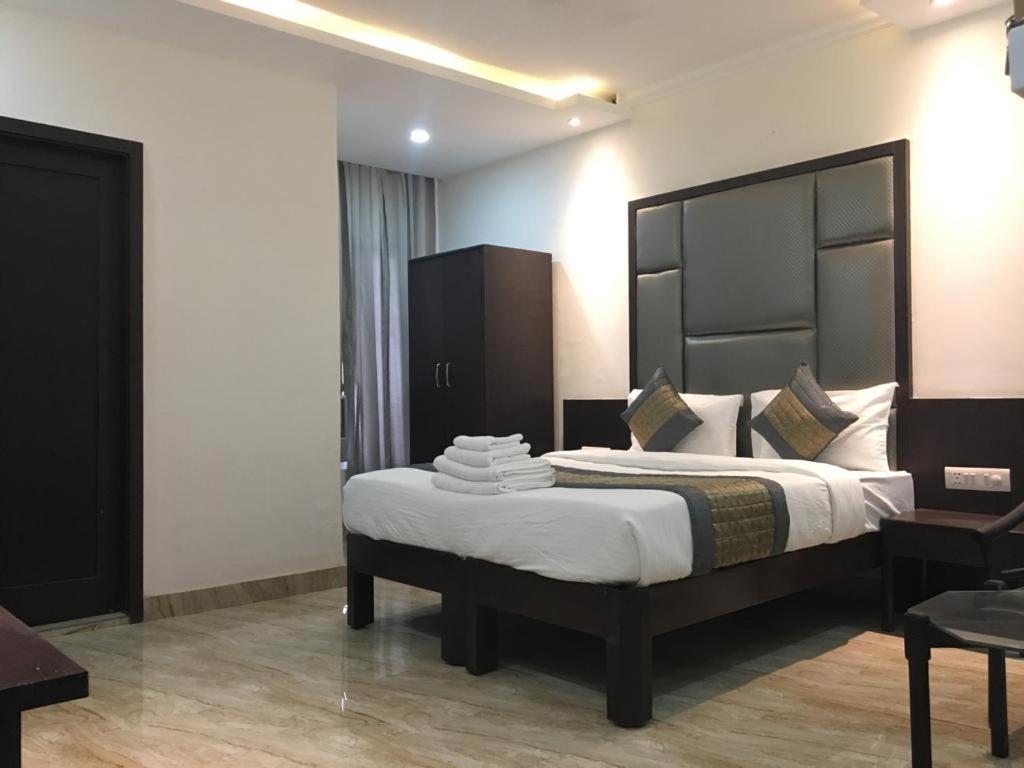 Hotel Spb 87 Near Karol Bagh Metro Station Delhi Dış mekan fotoğraf