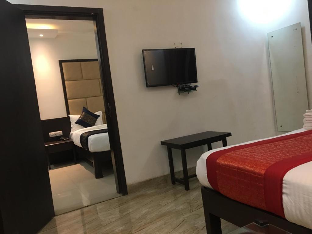 Hotel Spb 87 Near Karol Bagh Metro Station Delhi Dış mekan fotoğraf